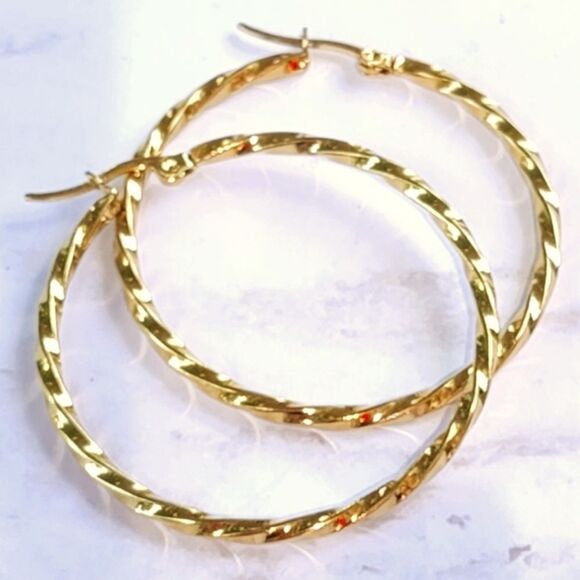 Fashion Bohemian Style 18K Gold Plated Twisted Oil Drop Thin Big Hoop Earrings - Picture 10 of 13